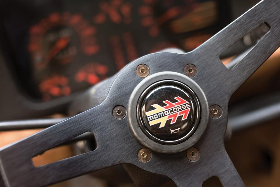 Детали интерьера Lancia Delta S4 Stradale (SE038) 1985 года  (фото 30 из 36)